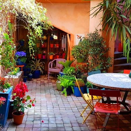 Petit Patio En Centre Ville Nîmes Buitenkant foto
