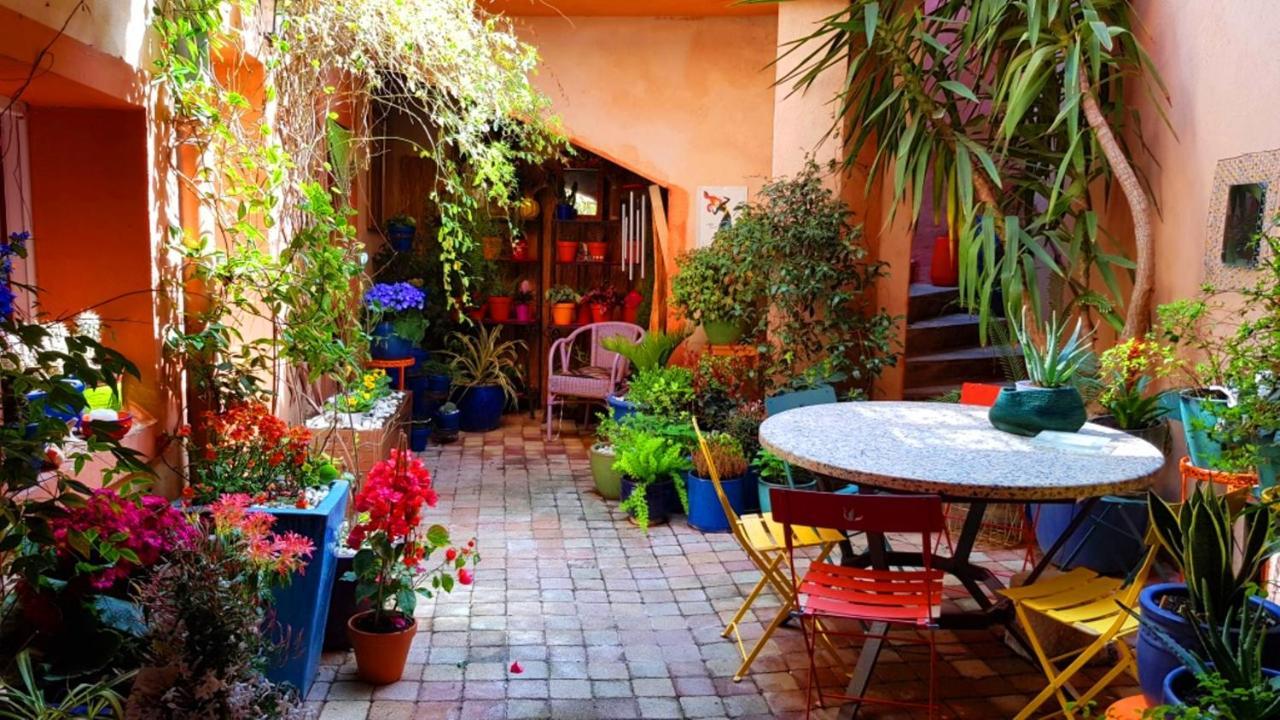 Petit Patio En Centre Ville Nîmes Buitenkant foto